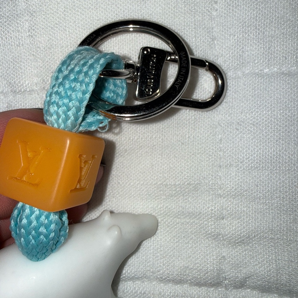 Louis Vuitton Play Polar Bear Key Holder Bag Charm - Picture 15 of 16